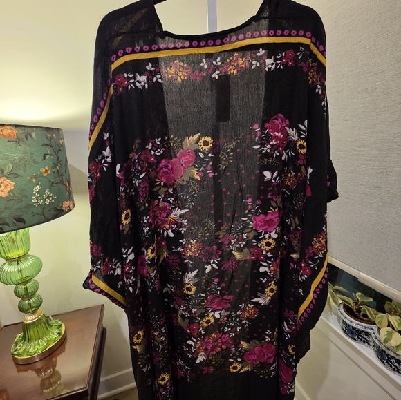 Black Floral Sheer Kimono Cover-Up NWT - Picture 5 of 6